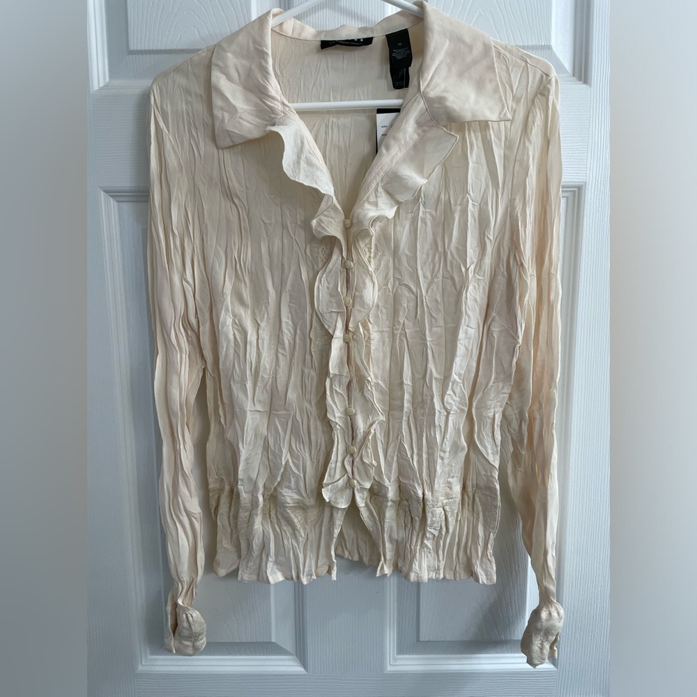 NWT Axcess Liz Claiborne Co. Romatic button up blouse. Size 10.